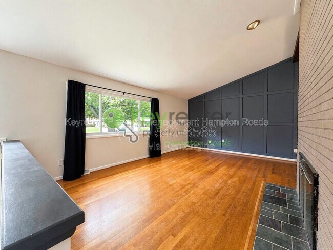 Building Photo - 608 Charlton Dr
