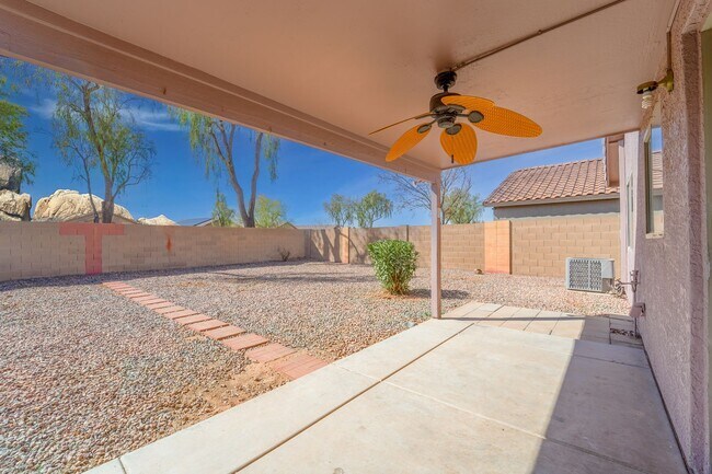 Building Photo - Prime Surprise Location | 3 Bed, Low-Maintenance Yard + Amenities