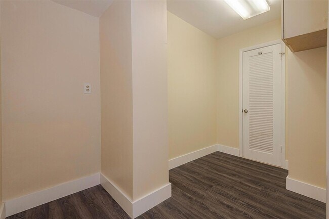 Building Photo - 1400 S Ocean Dr