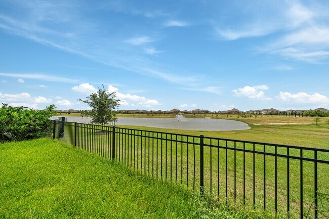 Building Photo - 7623 Coral Lk Dr