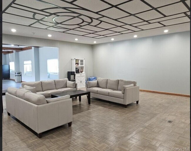 Building Photo - 23 Sierra Ct