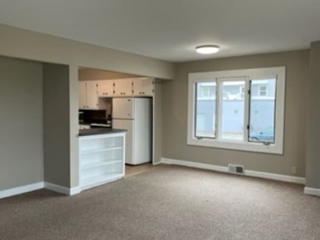 Living Room - 772 N Il Route 83