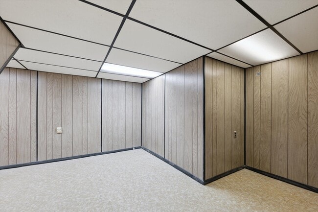 Building Photo - 25568 Kinyon St