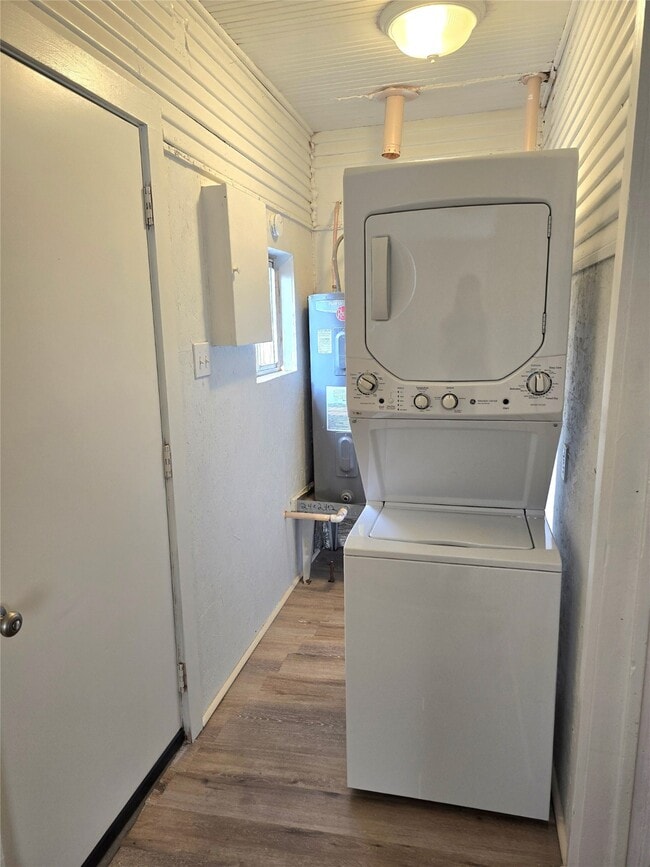 Building Photo - 2816 St Emanuel St