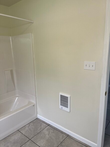 Bathroom - 121 Porter St