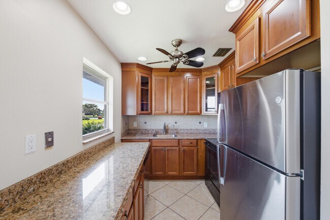 Building Photo - 384 Saxony Trail