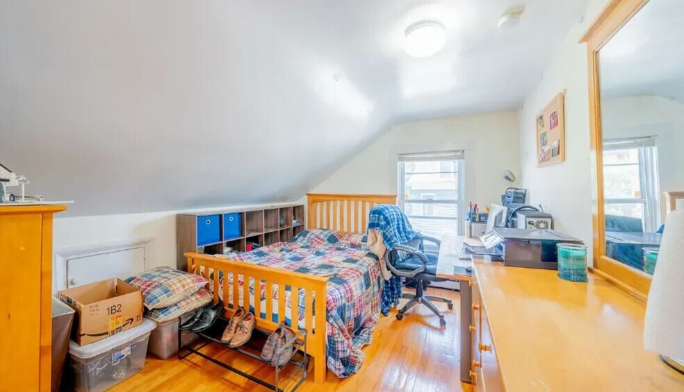 Building Photo - 86 Sciarappa St