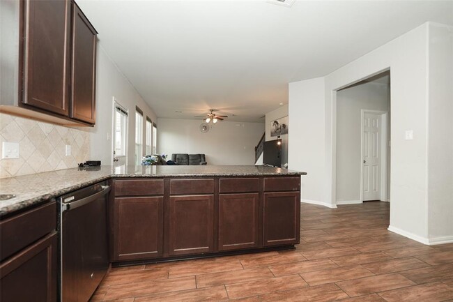 Building Photo - 3022 Bugatti Dr