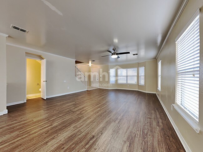 Building Photo - 5204 Blue Cir