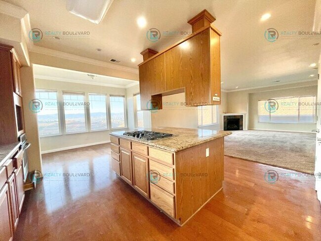 Building Photo - Stunning 3-Bedroom Townhome with Panoramic City Views, Upgraded Kitchen & Spacious Living in Nort...