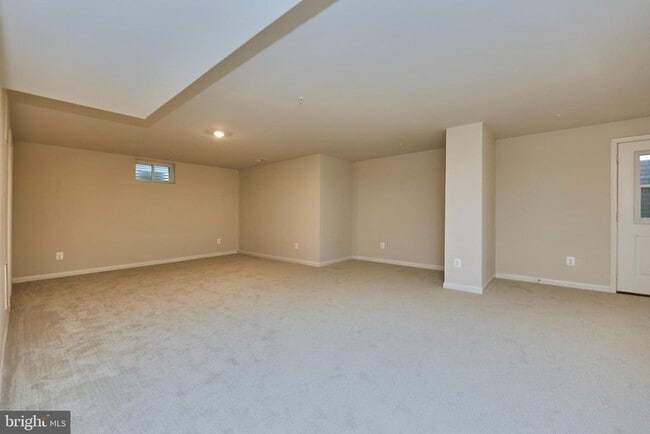 Building Photo - 1006 Shenandoah View Pkwy