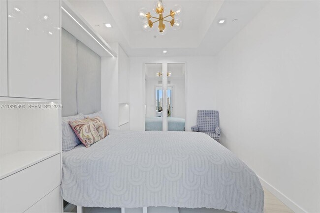 Building Photo - 2200 N Ocean Blvd