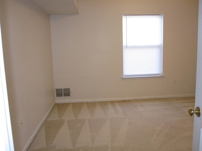 Building Photo - 1419 Millbrook Trail