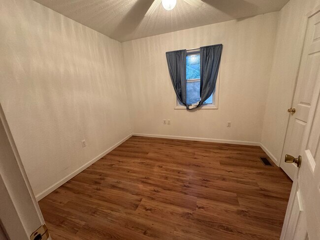 Bedroom 2 - 308 Stewart St