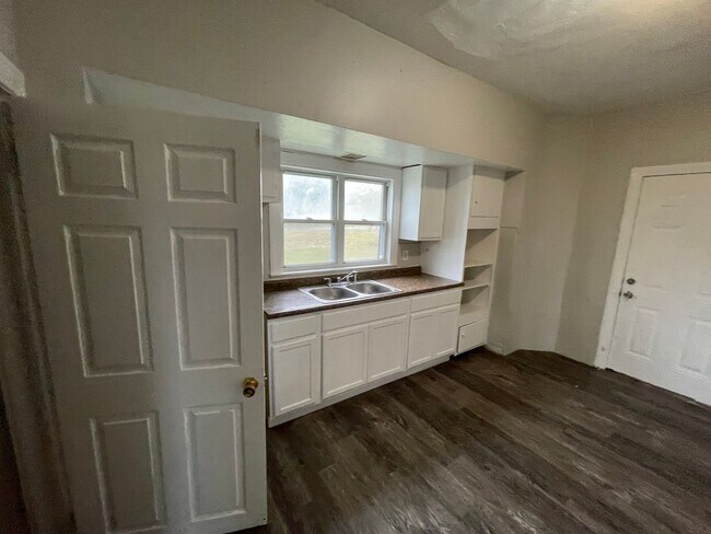 Building Photo - 1733-1737 Long Ave