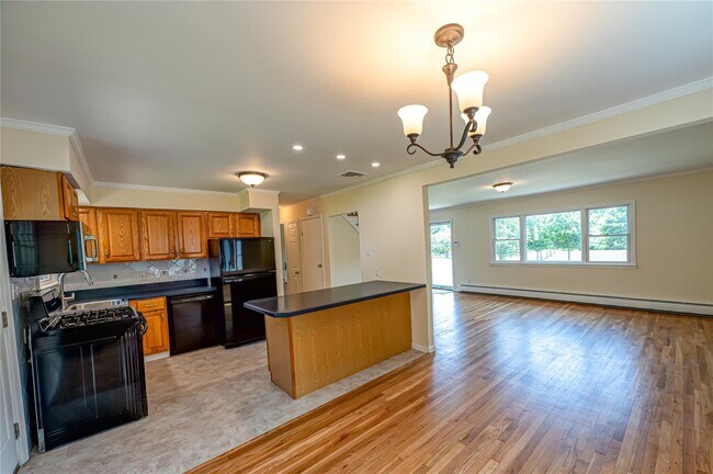Building Photo - 69 Allan Dr