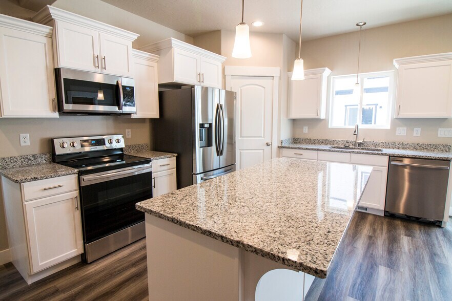 Building Photo - 8675 N Shadow Creek Aly