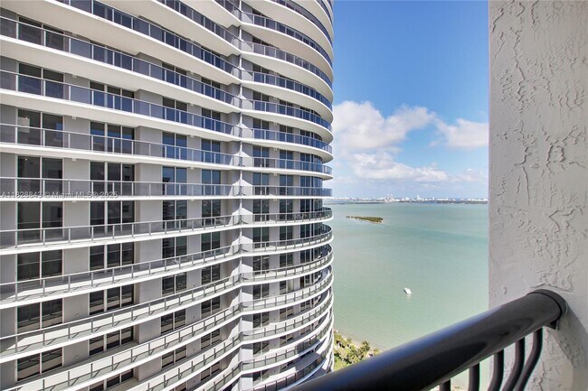 Building Photo - 1756 N Bayshore Dr