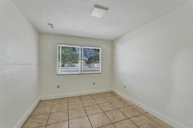Building Photo - 1154 NW 103rd St