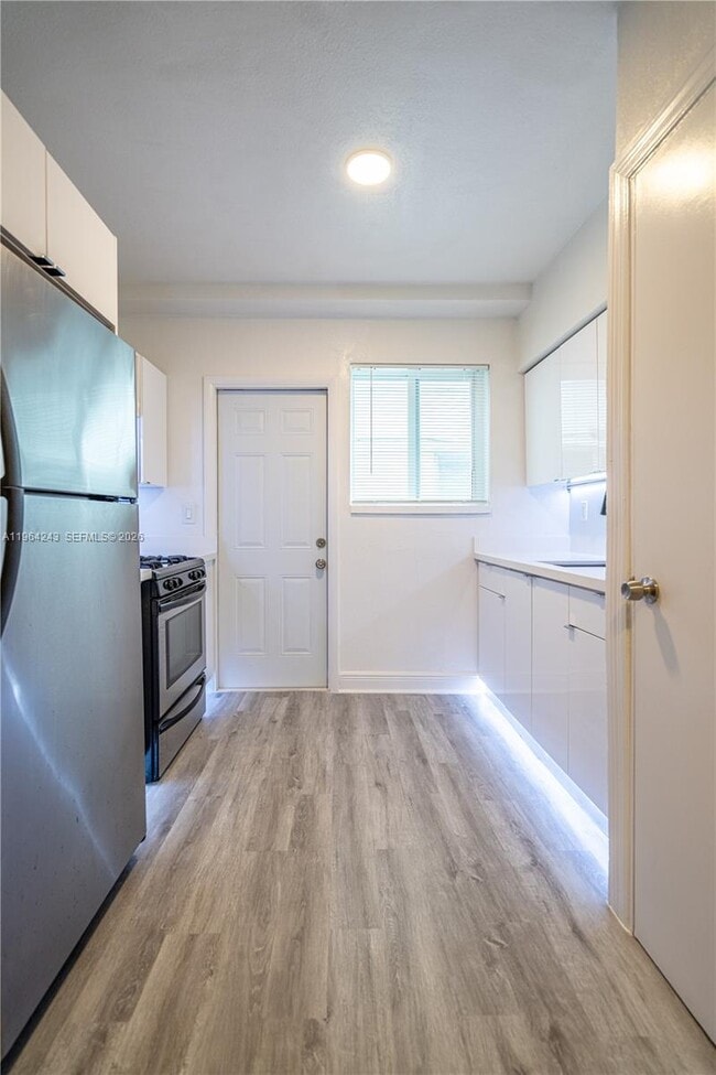 Building Photo - 7325 Carlyle Ave