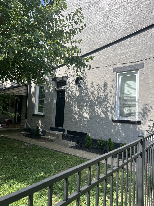 Building Photo - 1315 Laidlaw Ave