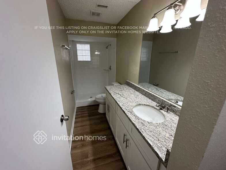 Building Photo - 608 Valley Hill Dr