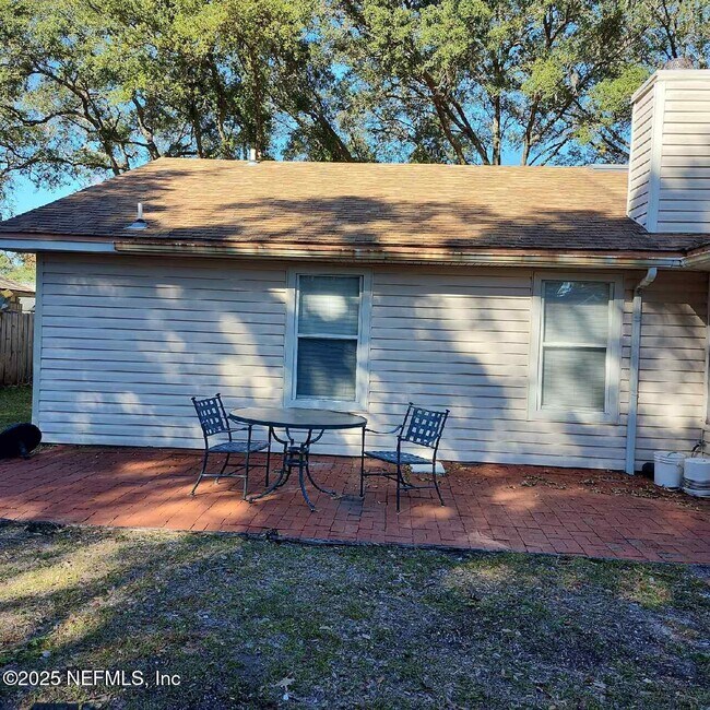 Building Photo - 2210 Captain Kidd Dr