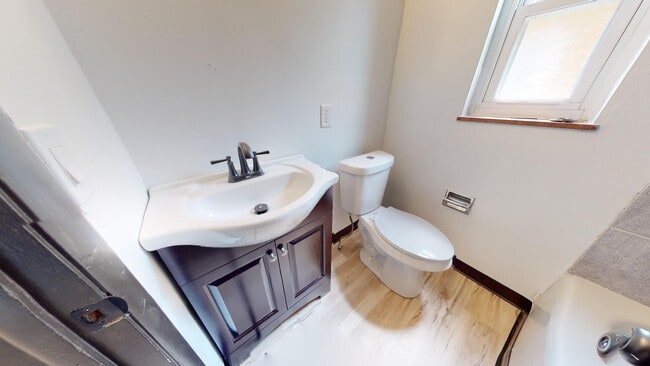 Building Photo - Parma - Ridgewood Lofts - 1 bedroom unit.