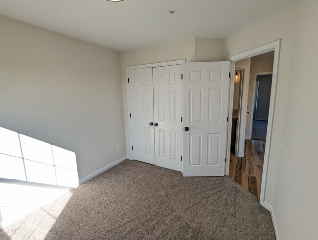 Building Photo - 7122 Collinsworth Pl
