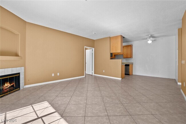 Building Photo - 4730 E Craig Rd