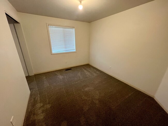 Building Photo - 1713 Tara Cir