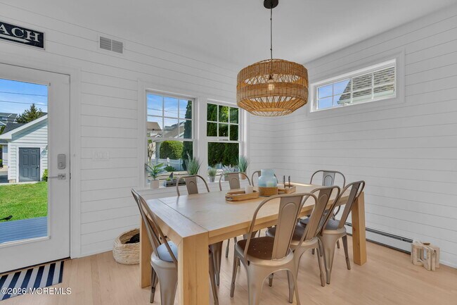 Building Photo - 112 Sylvania Ave