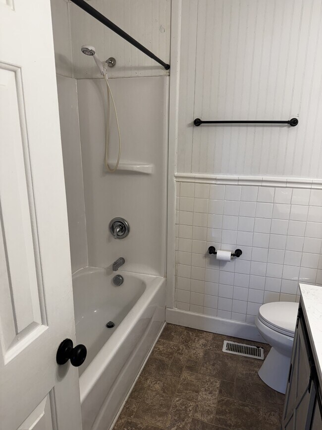 Building Photo - 5815 Permastone Lake Rd