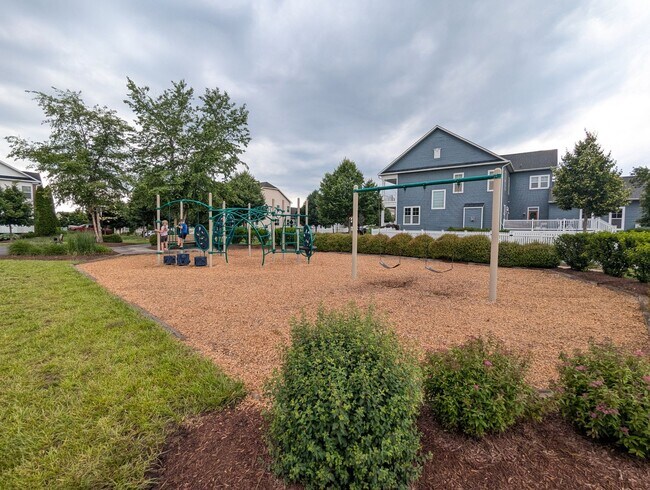 Building Photo - STUNNING Single Family Home in Brunswick C...