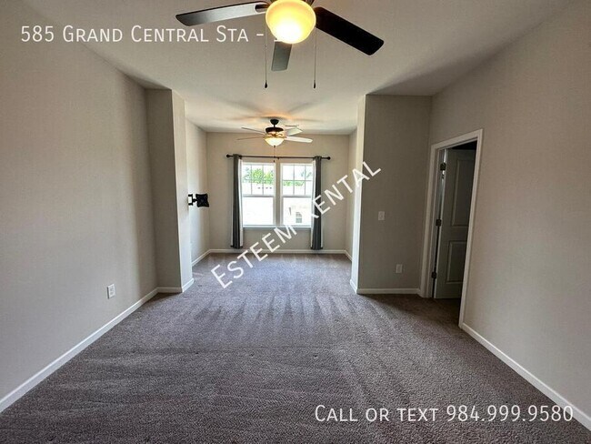 Building Photo - 585 Grand Central Sta