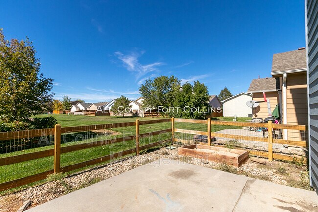 Building Photo - 827 Glenwall Dr