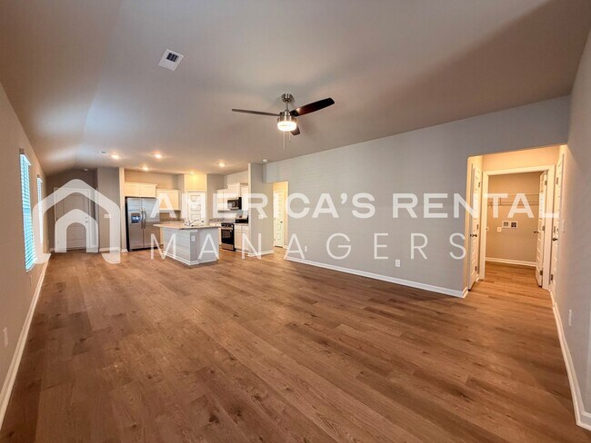 Building Photo - Modern Comfort Awaits in Mize Meadows Brand New Construction with Open Floor Plan!