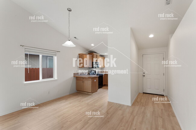Building Photo - 718 S Edgerton Ln