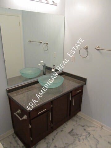 Building Photo - 905 Piedmont Pl