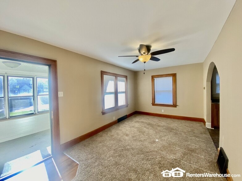 Building Photo - 2415 44th St
