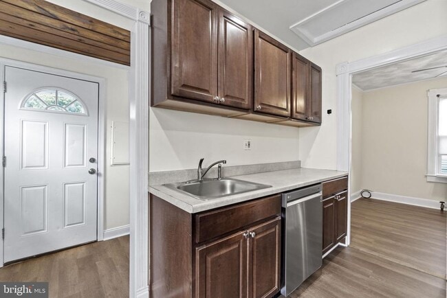 Building Photo - 5022 Branchville Rd