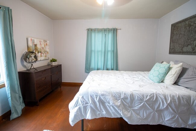 Building Photo - 1311 Paris Rd