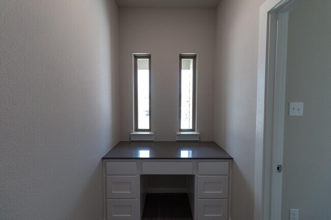Building Photo - 1140 Enchanted Rock Ln