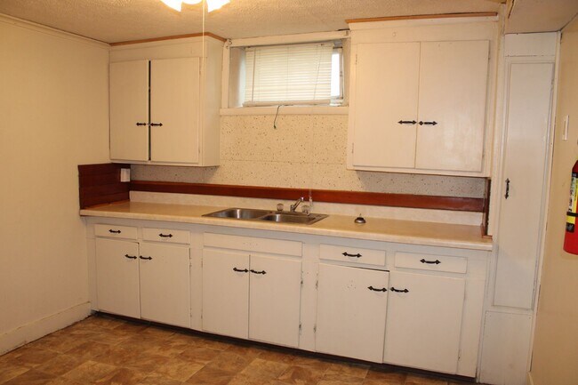 Building Photo - 1412 Houston St