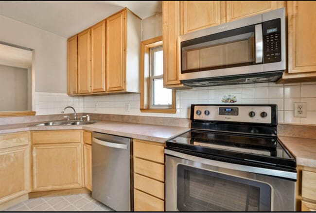 Building Photo - 37 Towanda Dr