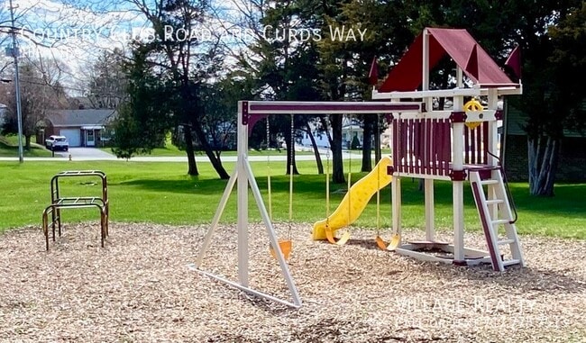 Building Photo - 671 Country Club Rd