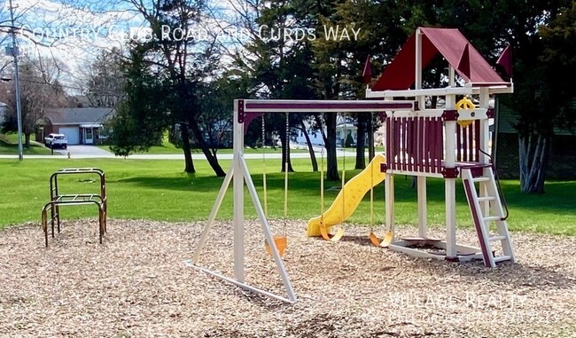 Building Photo - 681 Country Club Rd