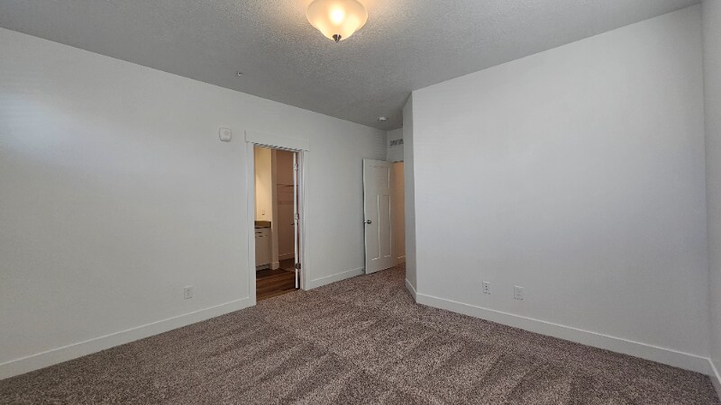 Building Photo - 13687 S Hanley Ln