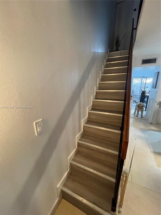 Building Photo - 5962 W 18th Ave