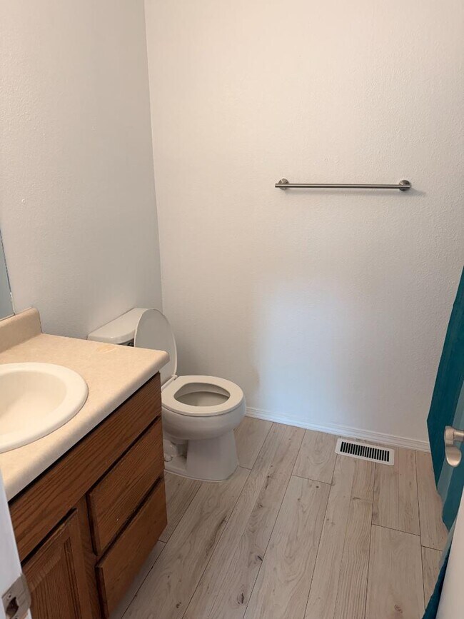 Building Photo - 8624 Alta Loma Ln NE